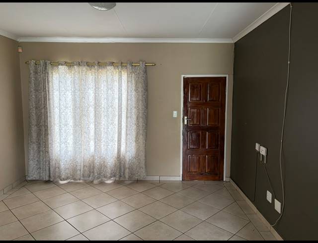 2 BEDROOM TOWNHOUSE FOR SALE IN RIVERSDALE